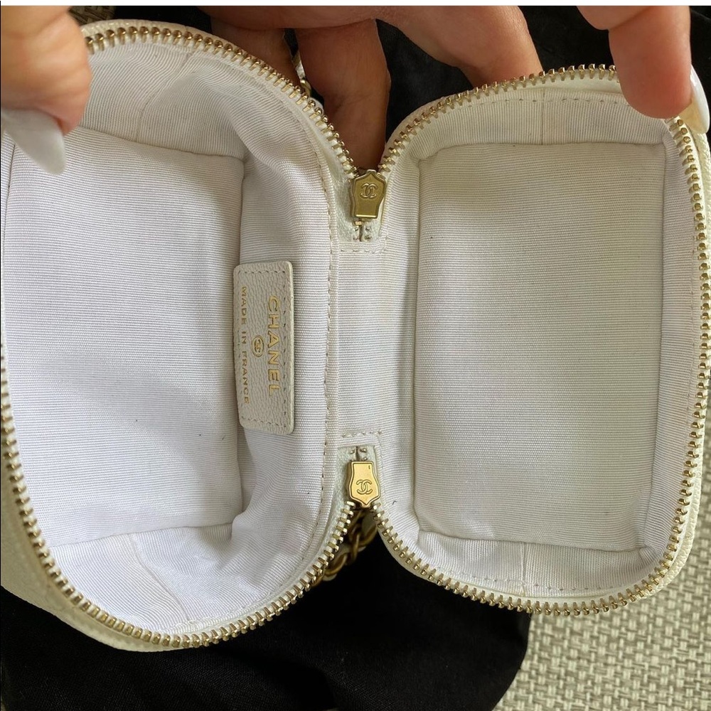 Chanel mini vanity with top handle - Picture 7 of 7